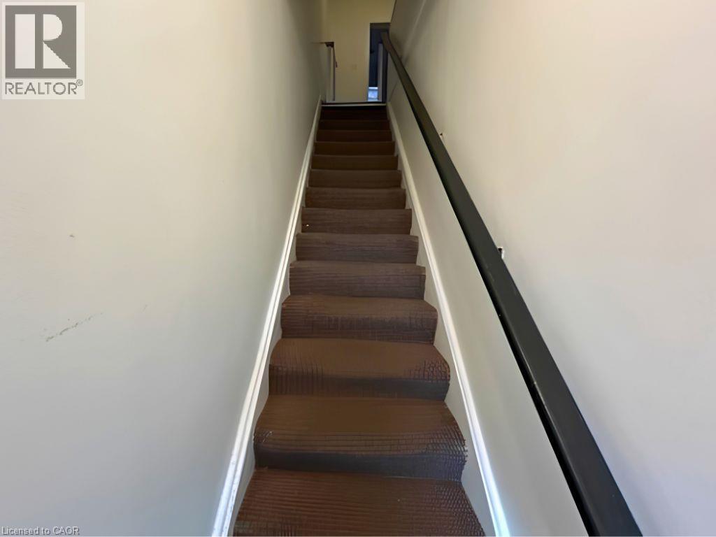 11b Wentworth Street N, Hamilton, Ontario  L8L 5T8 - Photo 2 - 40853486