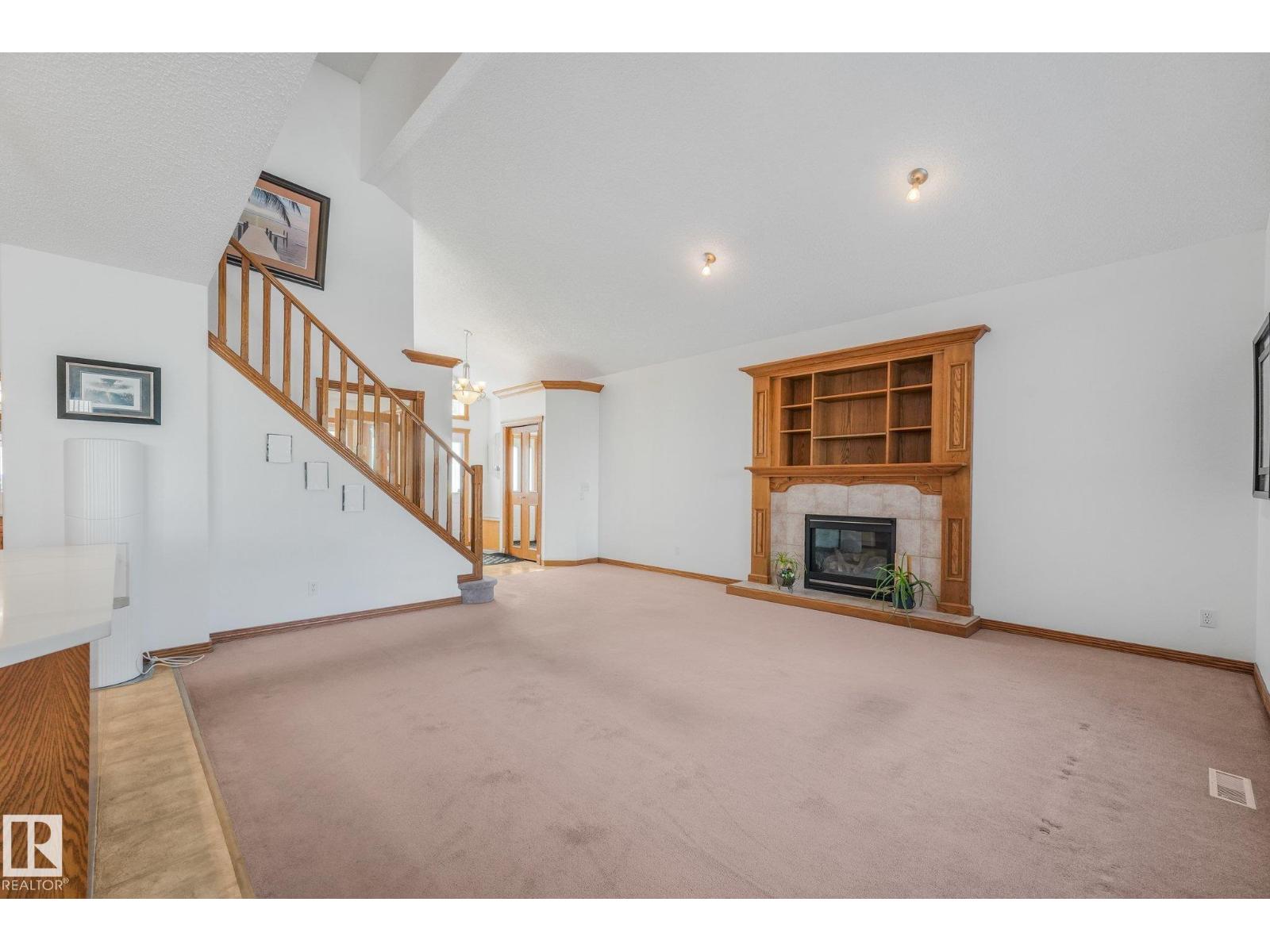 16512 87 ST NW