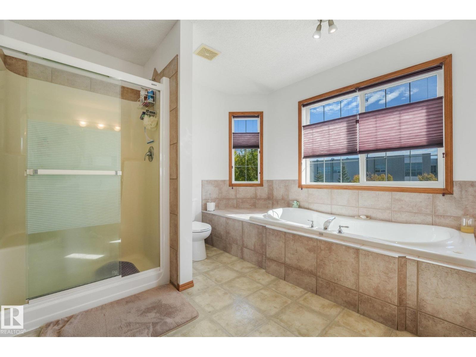 16512 87 ST NW
