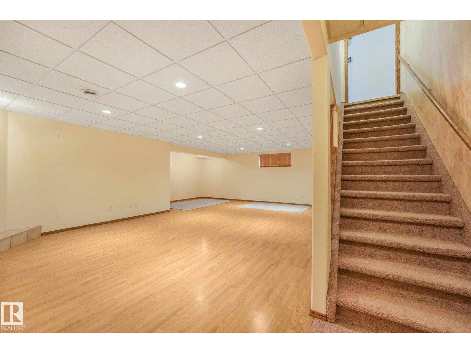 16512 87 ST NW
