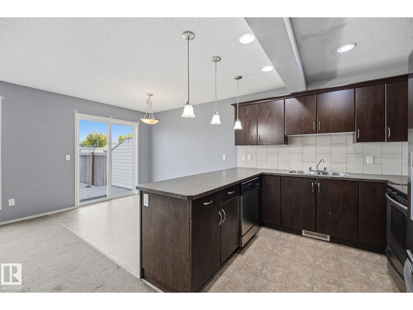 15 RED CANYON WY