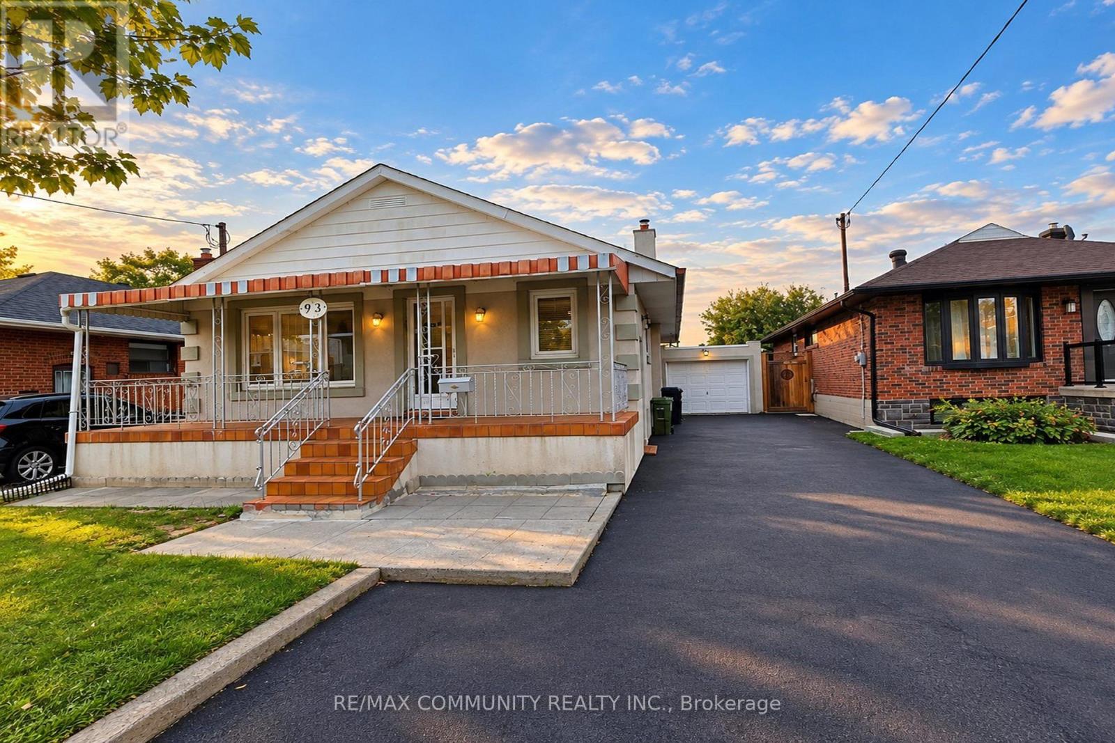 93 Waringstown Drive, Toronto, Ontario  M1R 4H5 - Photo 2 - E13842096