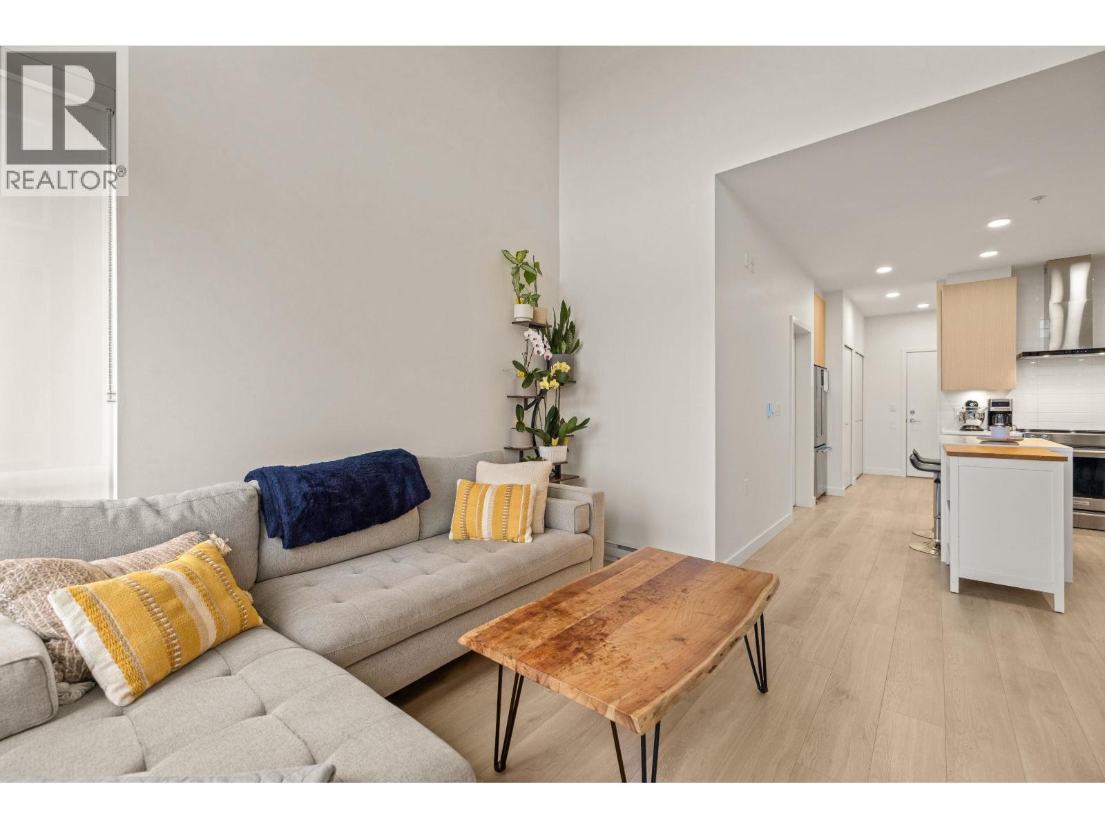 617 7588 16TH STREET