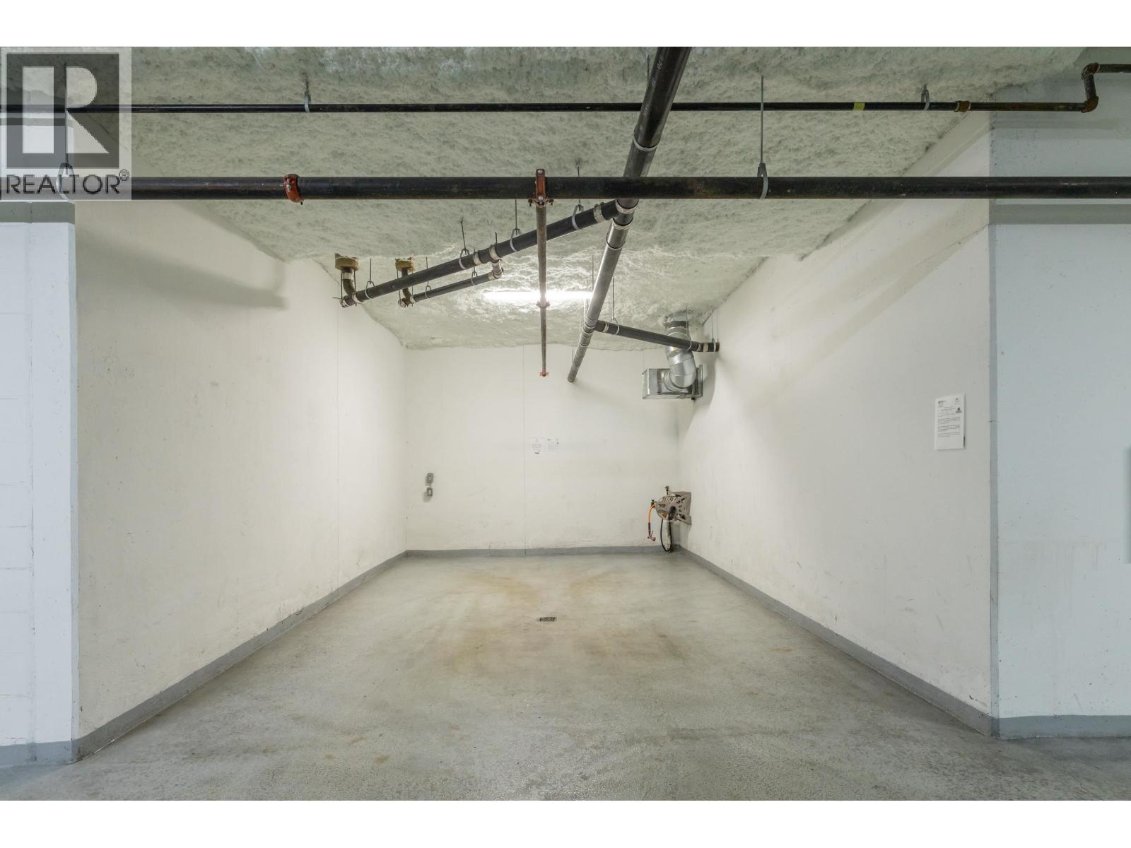 617 7588 16TH STREET