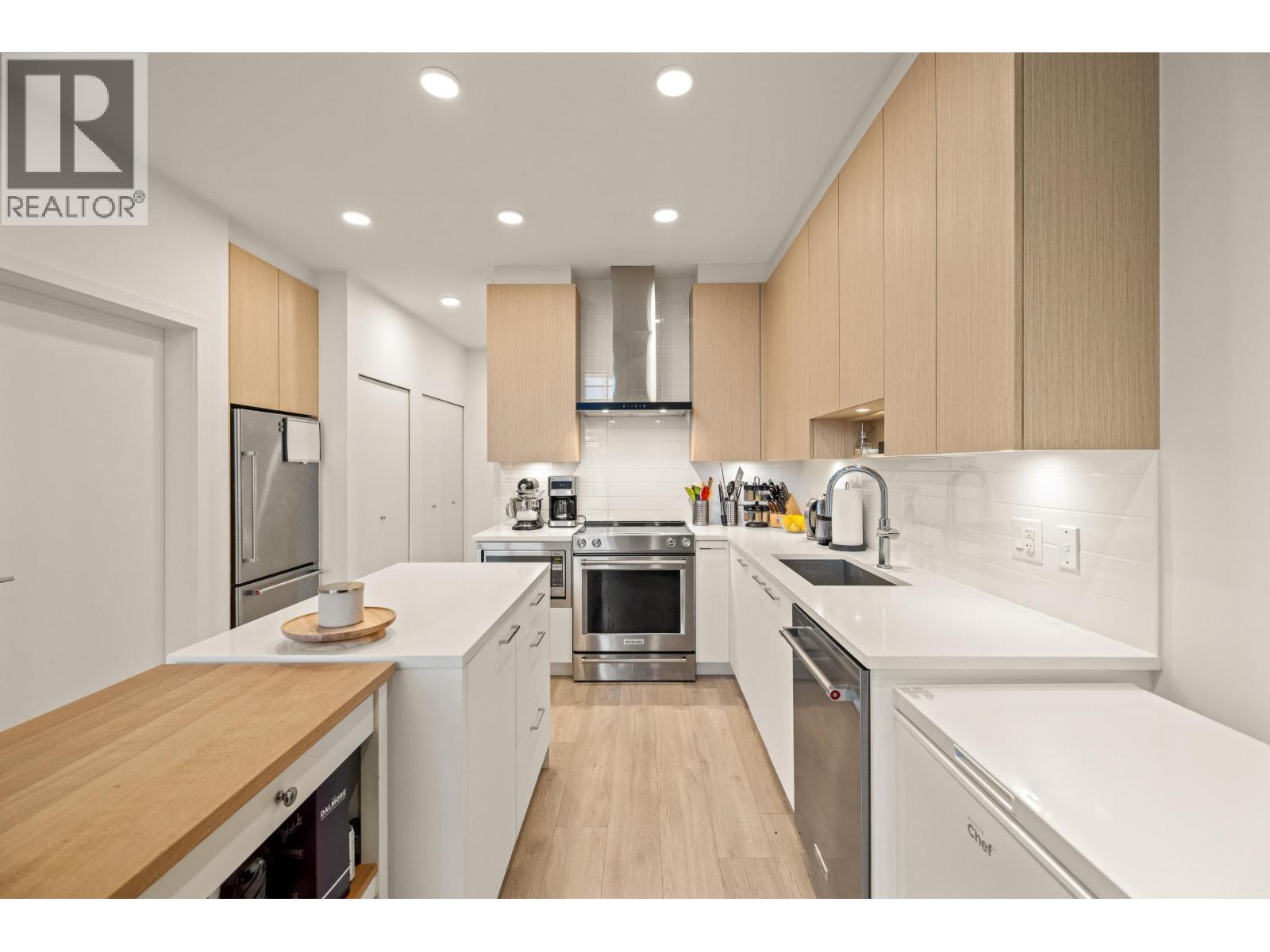 617 7588 16TH STREET