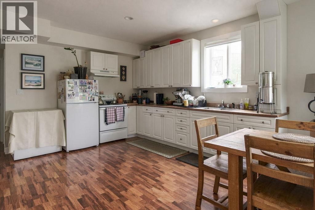 1208 St Andrews Road, Gibsons, British Columbia  V0N 1V1 - Photo 35 - R3170945
