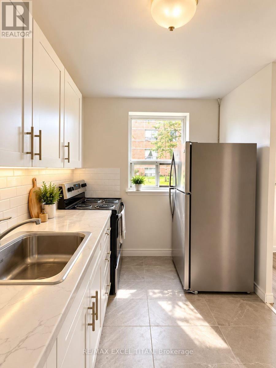 101 - 4 Hill Heights Road, Toronto, Ontario  M8Y 1Z1 - Photo 6 - W13811518