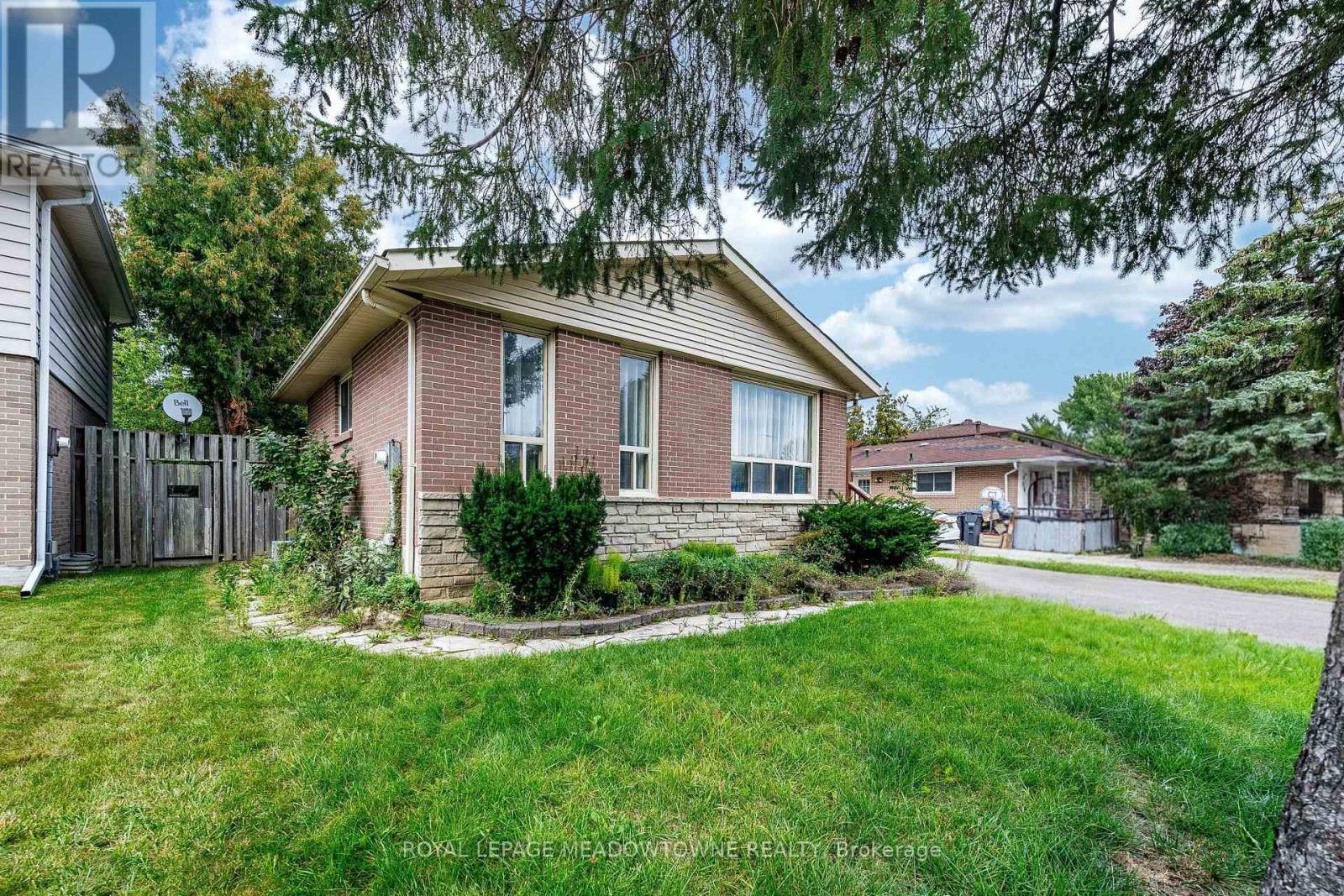 46 Reigate Avenue, Brampton, Ontario  L6V 2E3 - Photo 3 - W13788424