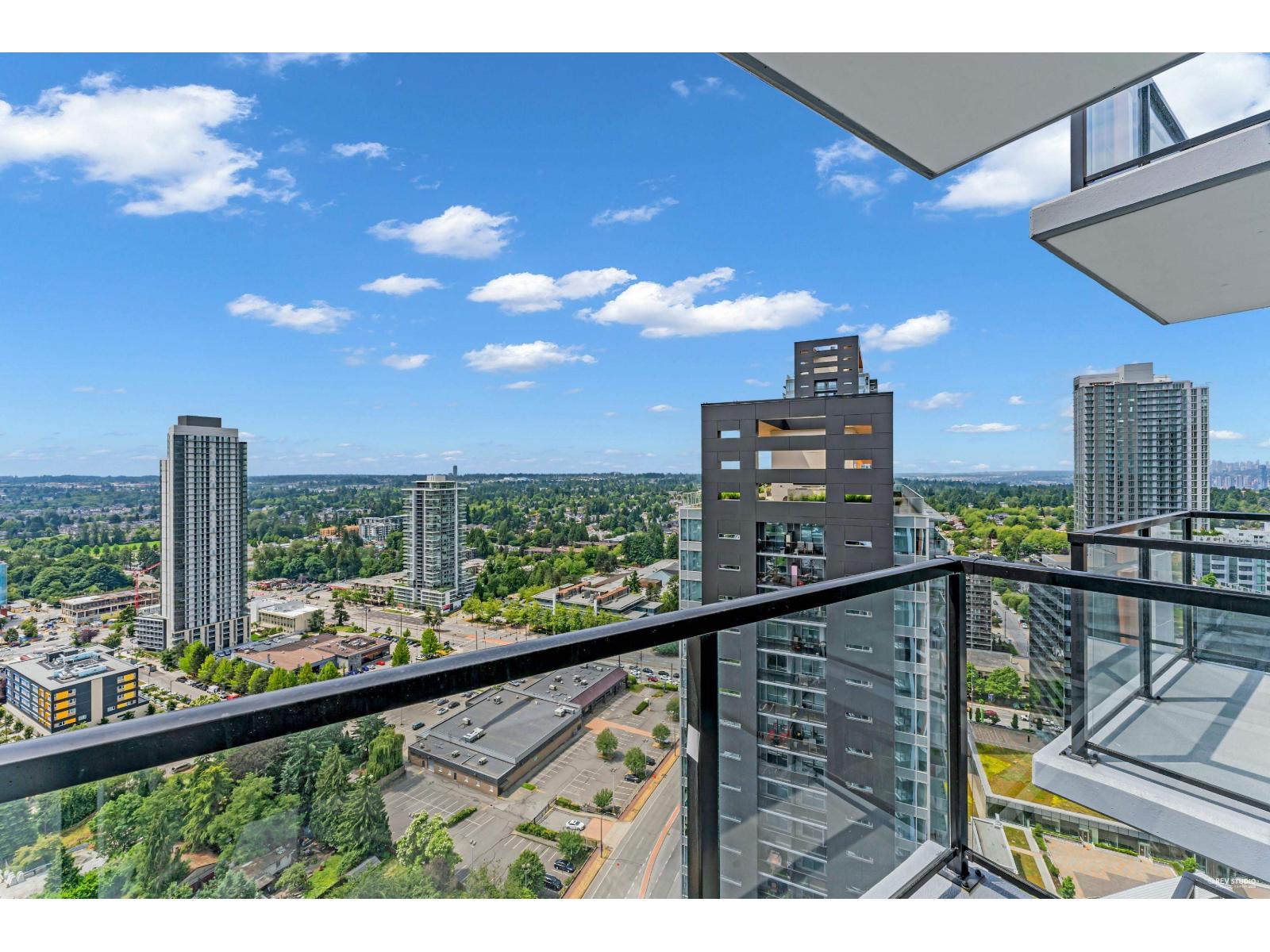 2801 13745 GEORGE JUNCTION, Surrey, British Columbia