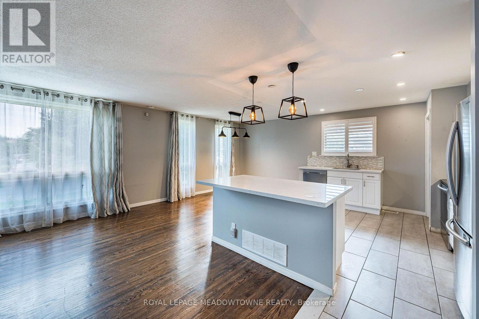 46 Reigate Avenue, Brampton, Ontario  L6V 2E3 - Photo 7 - W13788424