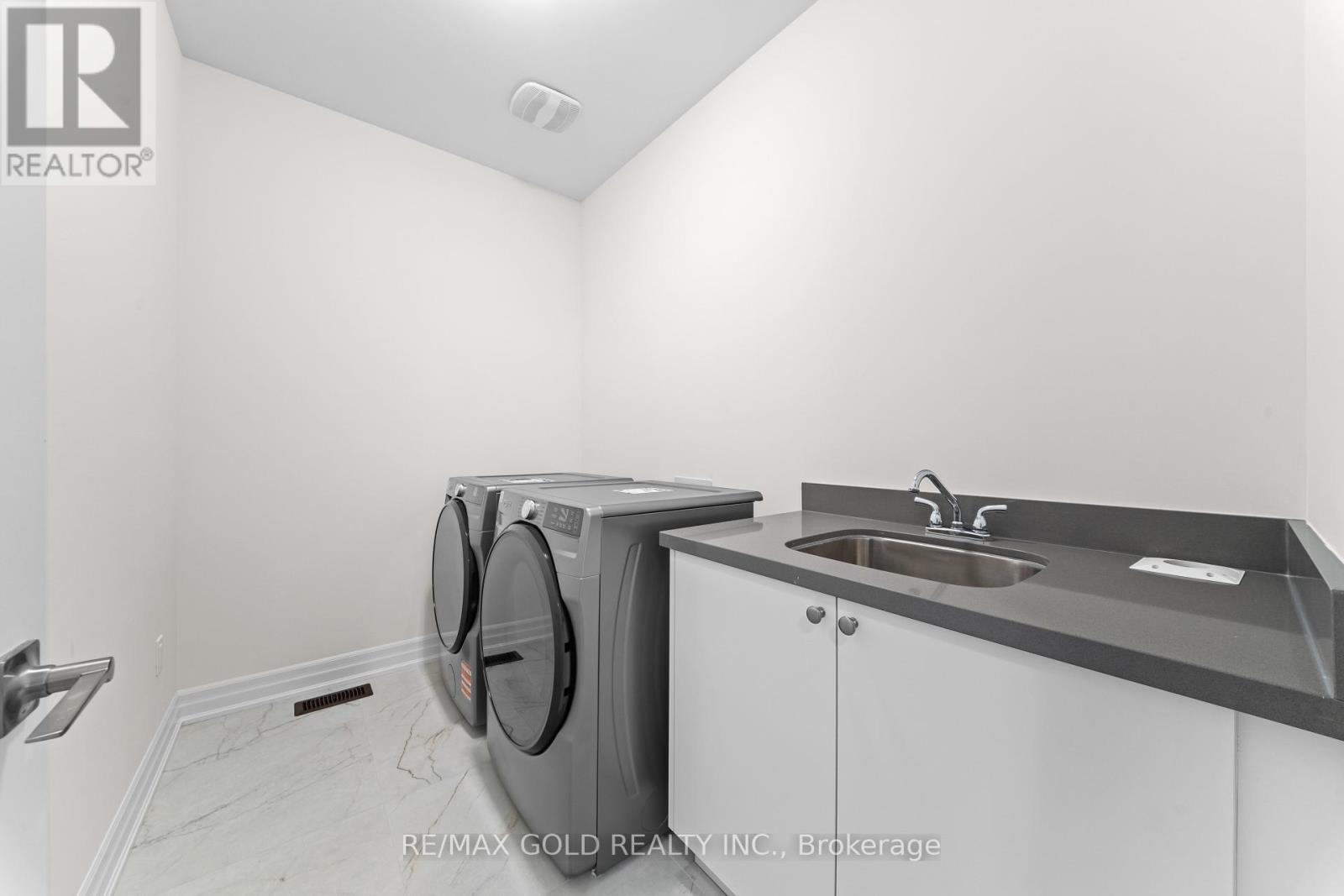 30 Mosswood Trail, Brampton, Ontario  L6P 4E7 - Photo 38 - W13833142