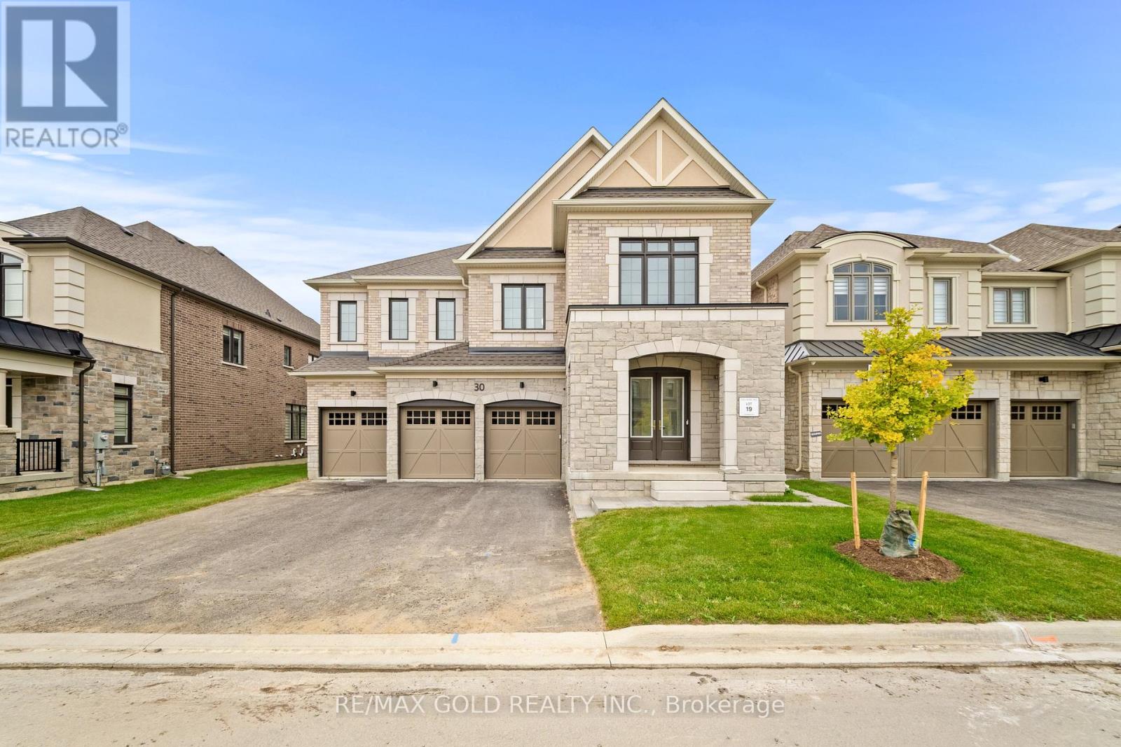 30 Mosswood Trail, Brampton, Ontario  L6P 4E7 - Photo 2 - W13833142