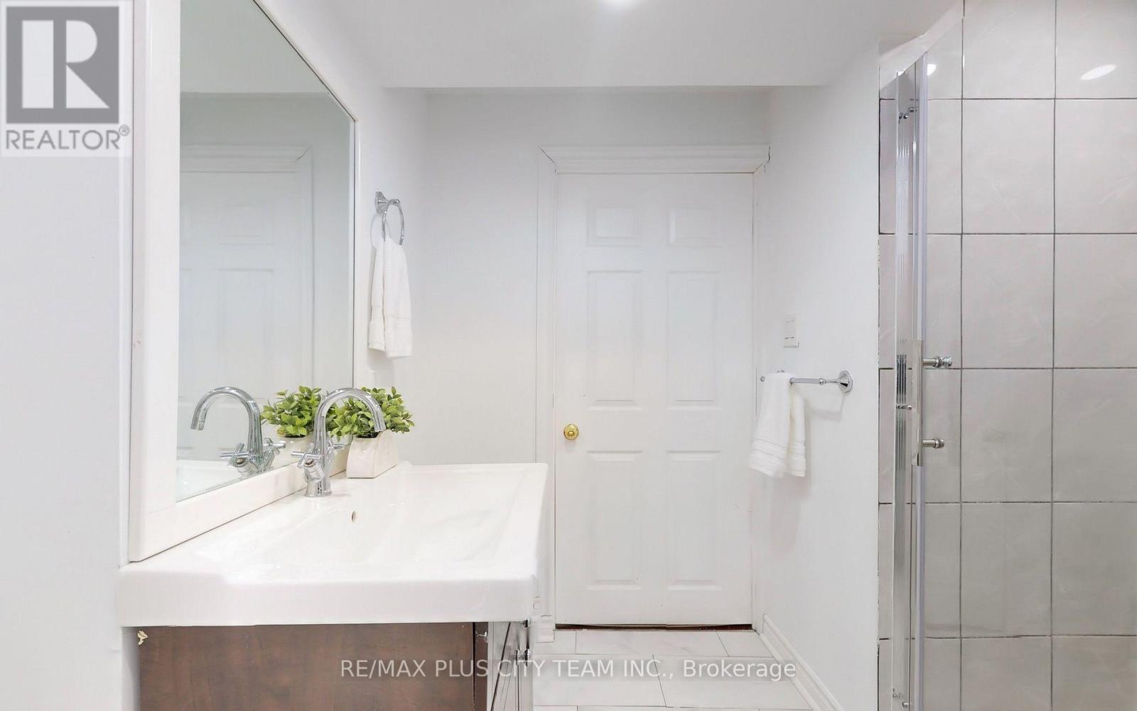 Bsmt - 1071 Summitview Crescent, Oshawa, Ontario  L1K 2K5 - Photo 11 - E13844112