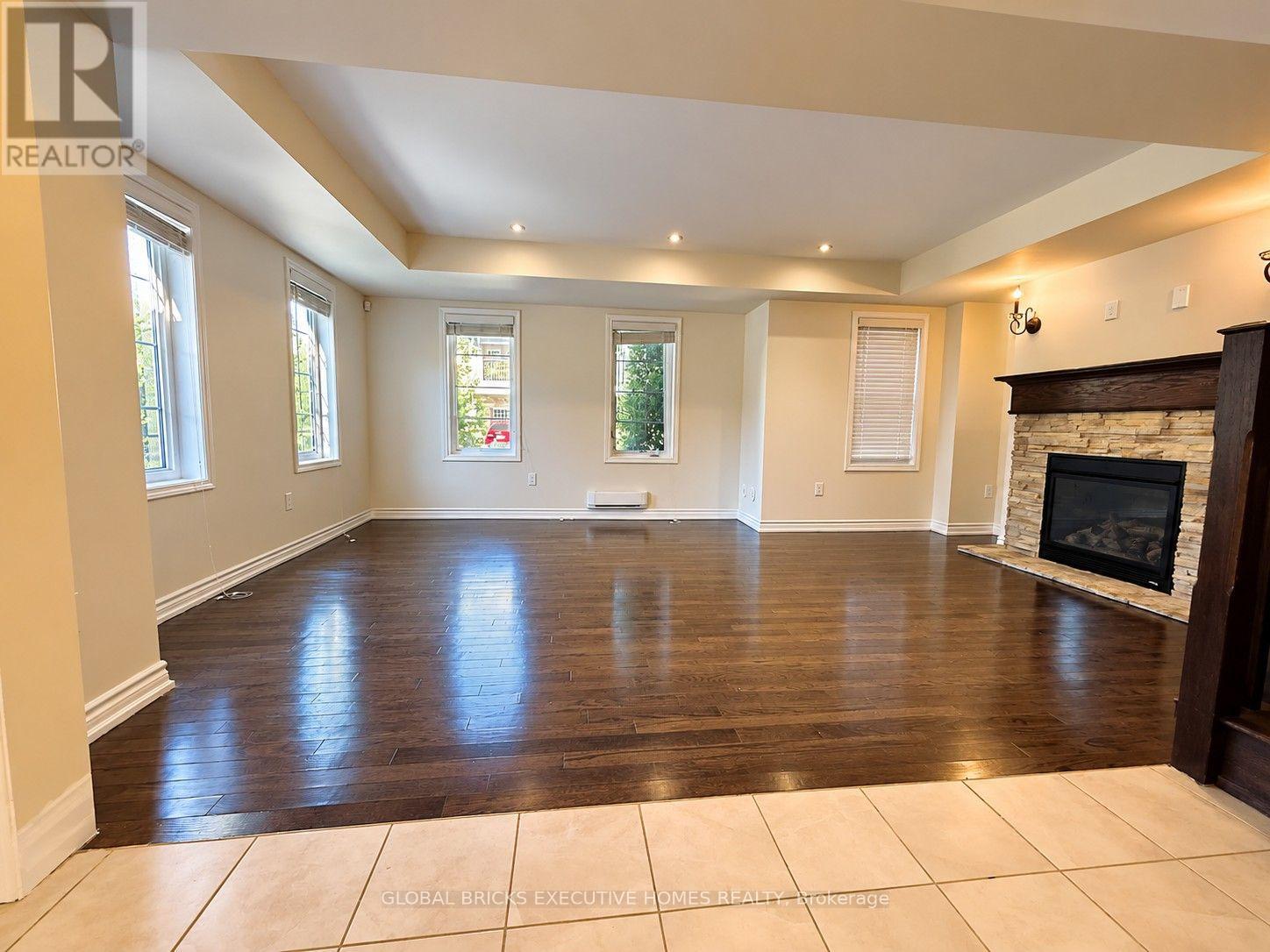 296 Ellen Davidson Drive, Oakville, Ontario  L6M 0V5 - Photo 3 - W13841700