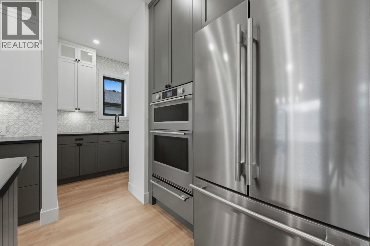 749 Carleton Street, Kelowna, British Columbia  V1V 0A8 - Photo 23 - 10402309