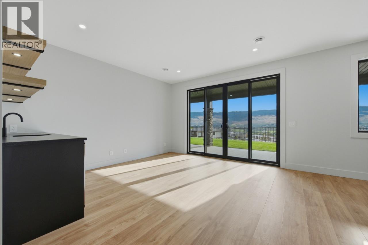 749 Carleton Street, Kelowna, British Columbia  V1V 0A8 - Photo 39 - 10402309