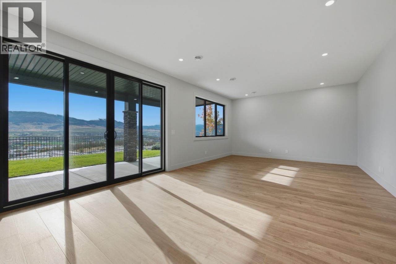 749 Carleton Street, Kelowna, British Columbia  V1V 0A8 - Photo 40 - 10402309