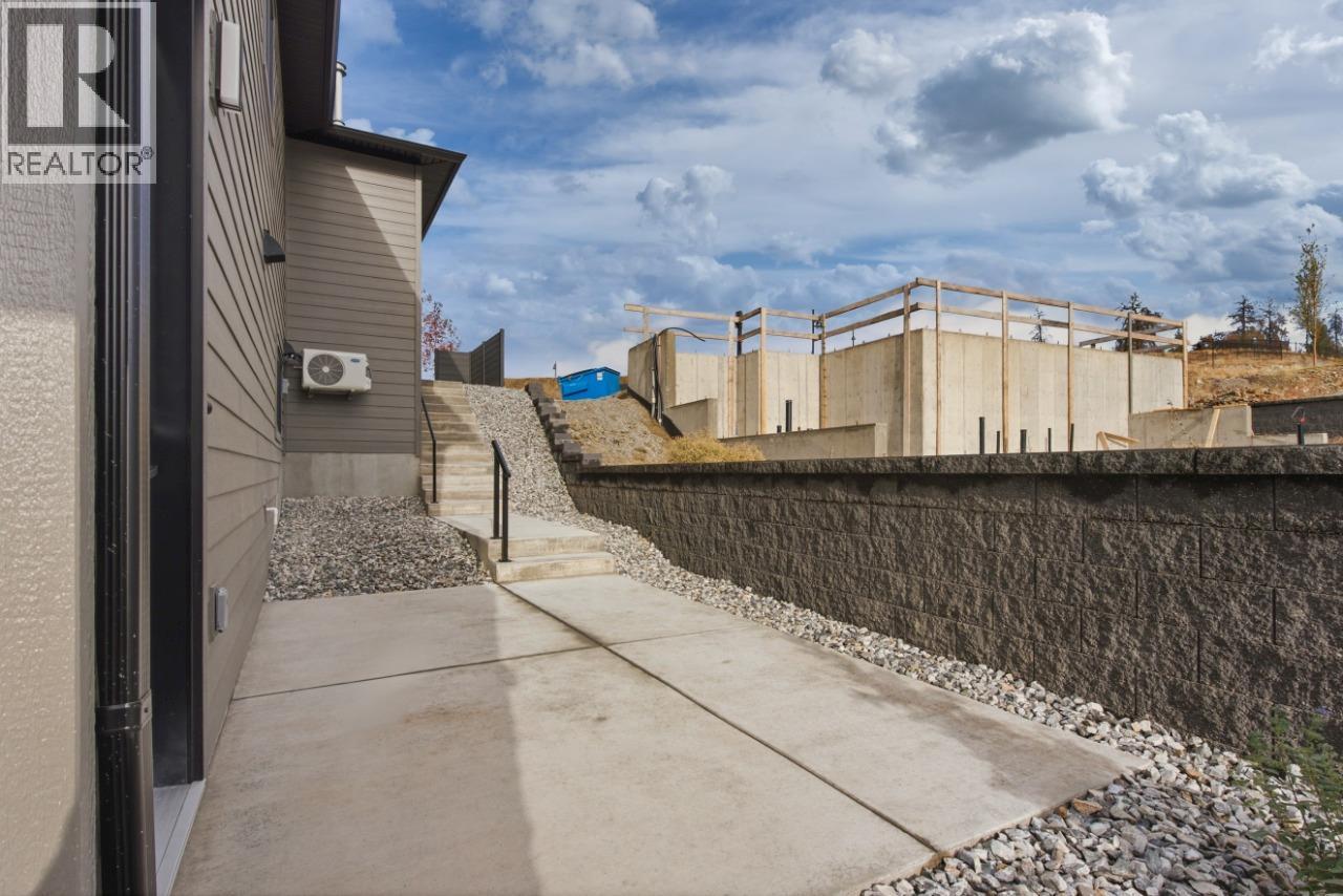 749 Carleton Street, Kelowna, British Columbia  V1V 0A8 - Photo 48 - 10402309