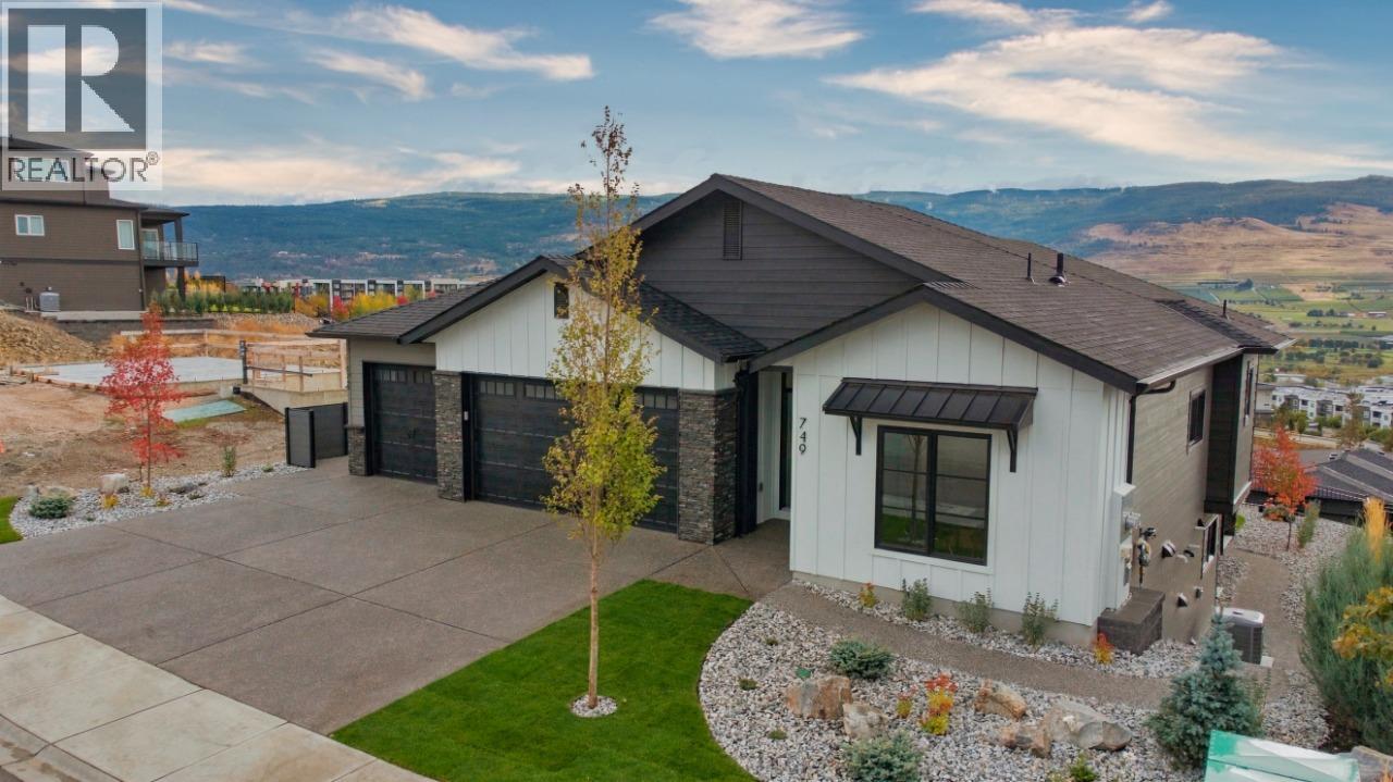 749 Carleton Street, Kelowna, British Columbia  V1V 0A8 - Photo 5 - 10402309