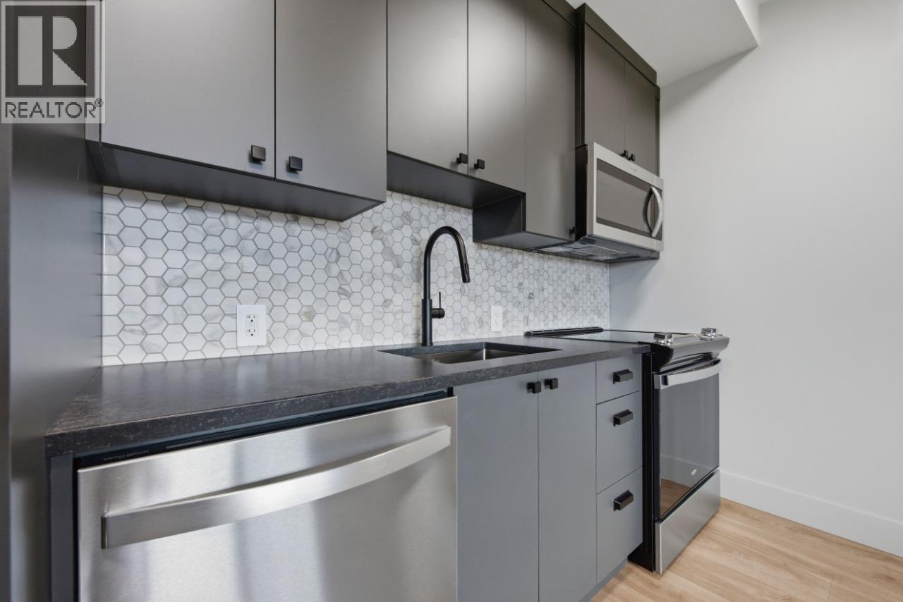 749 Carleton Street, Kelowna, British Columbia  V1V 0A8 - Photo 50 - 10402309