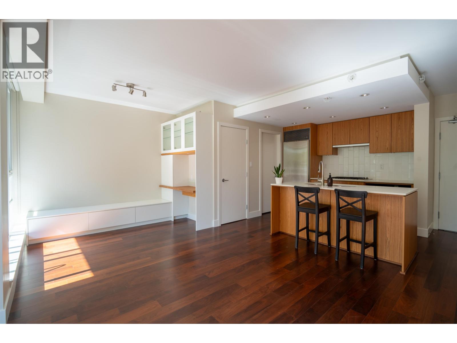 504 1675 W 8 Avenue, Vancouver, British Columbia  V6J 0A8 - Photo 2 - R3170926