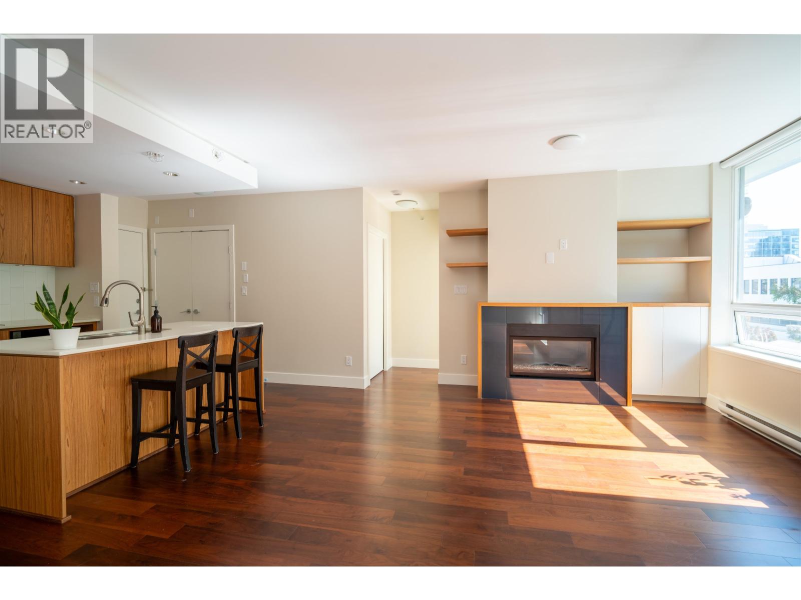 504 1675 W 8 AVENUE, Vancouver, British Columbia