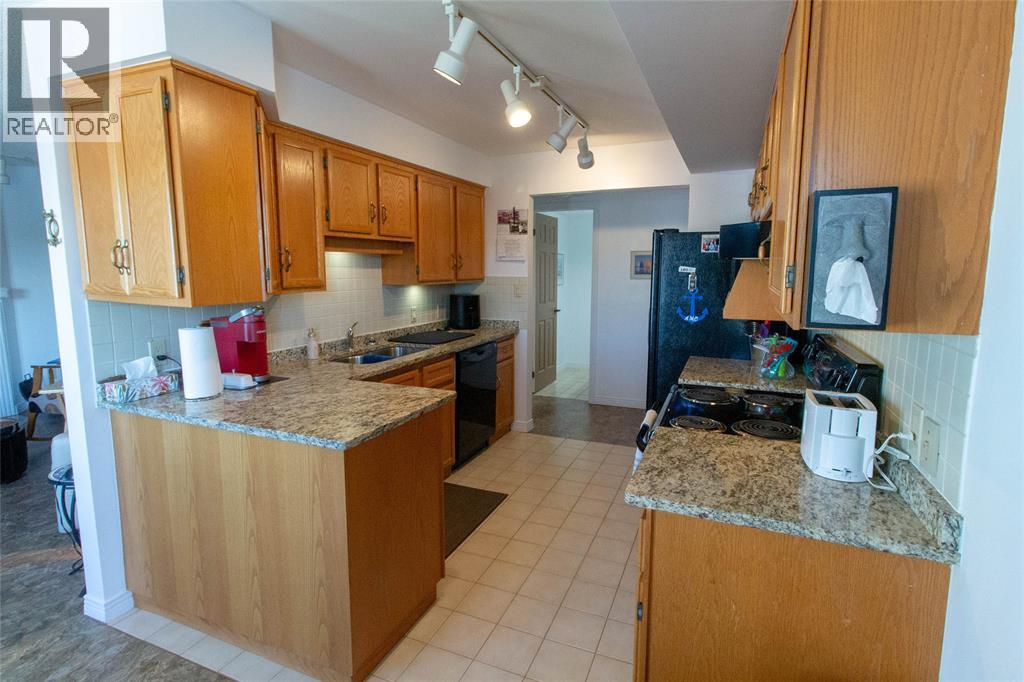 1520 VENETIAN BOULEVARD Unit# M-202 Point Edward Ontario Canada N7T7Z8 2