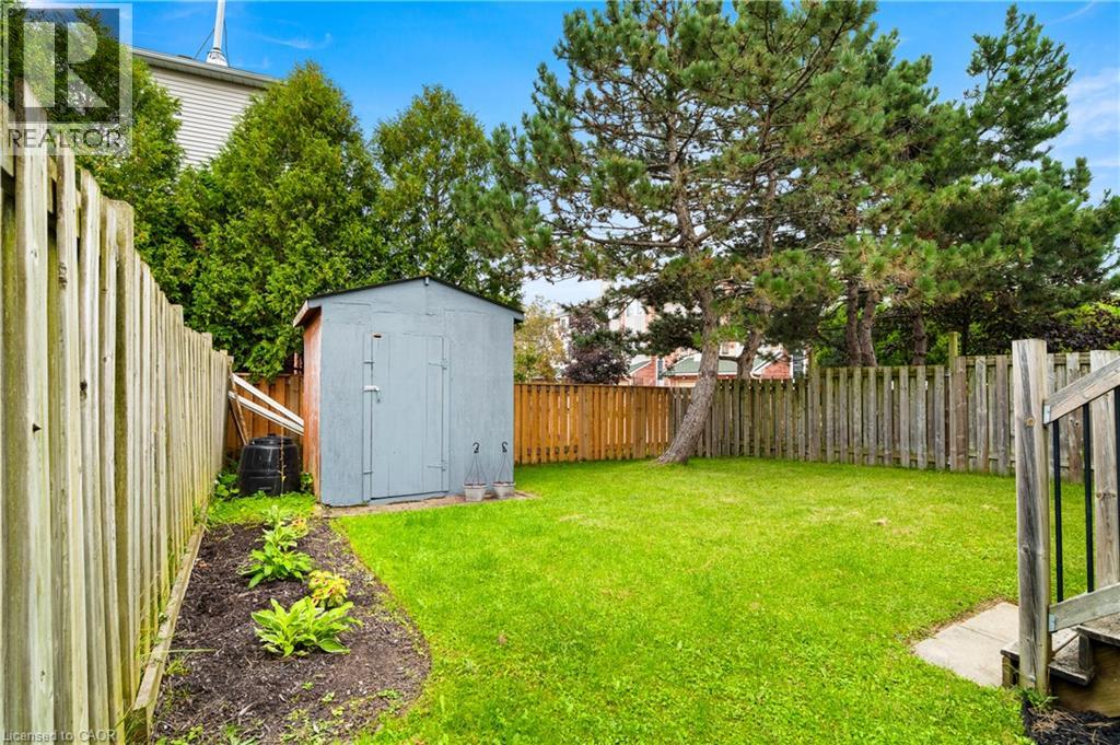 647 Pinerow Crescent Unit# A, Waterloo, Ontario  N2T 2K5 - Photo 38 - 40862306