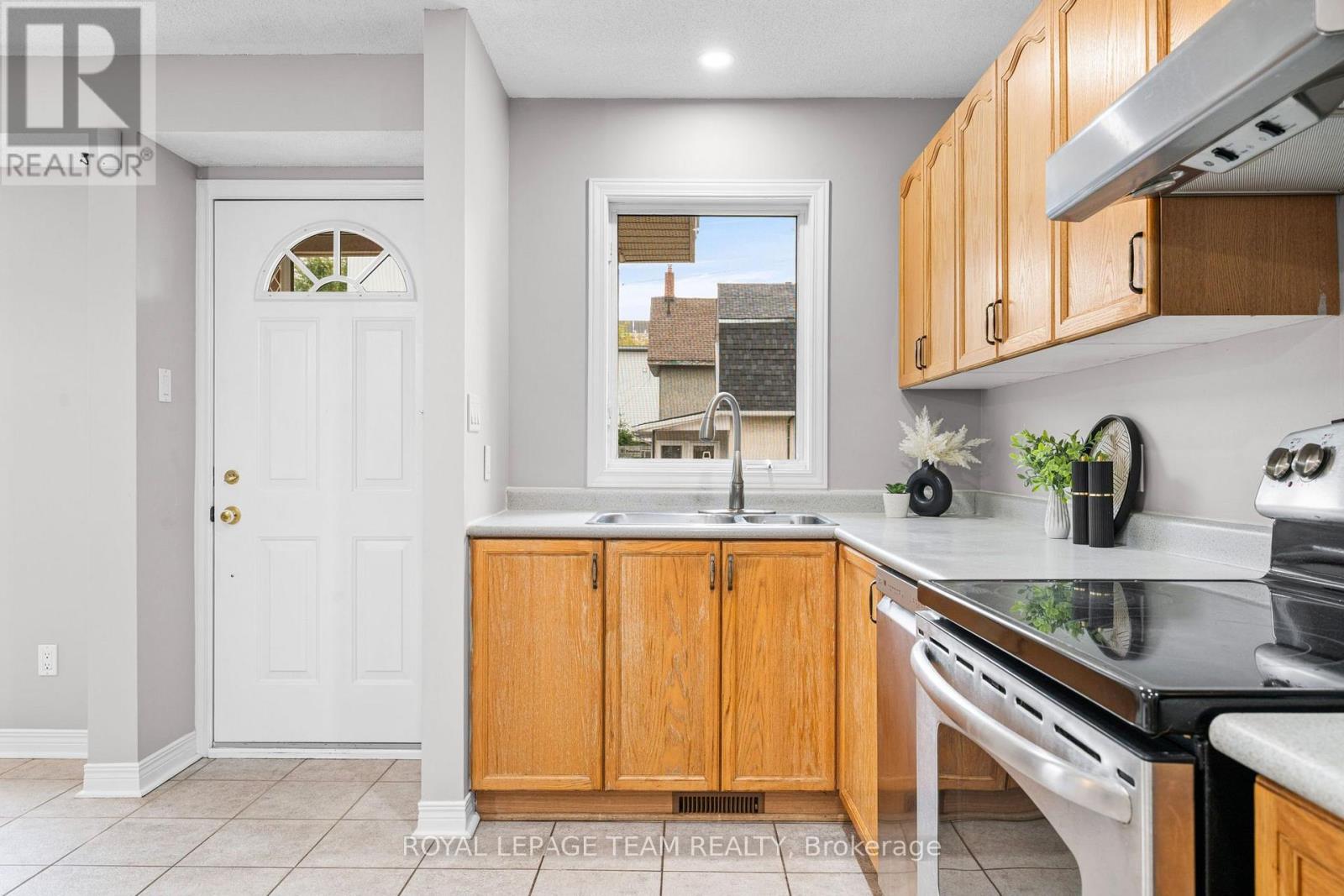 31 Oxford Street, Ottawa, Ontario  K1Y 2R6 - Photo 6 - X13844318