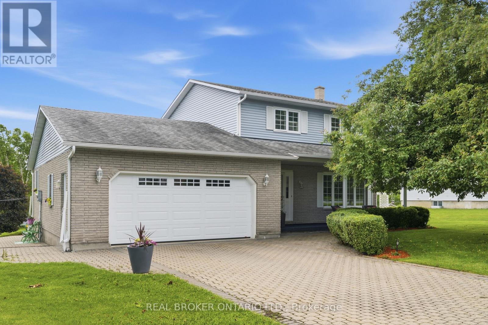 10532 Main Street, North Dundas, Ontario  K0E 1W0 - Photo 2 - X13844390
