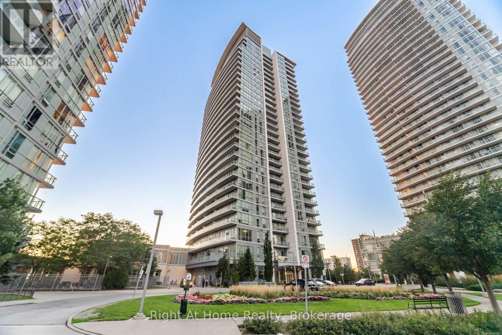 111 - 66 FOREST MANOR ROAD