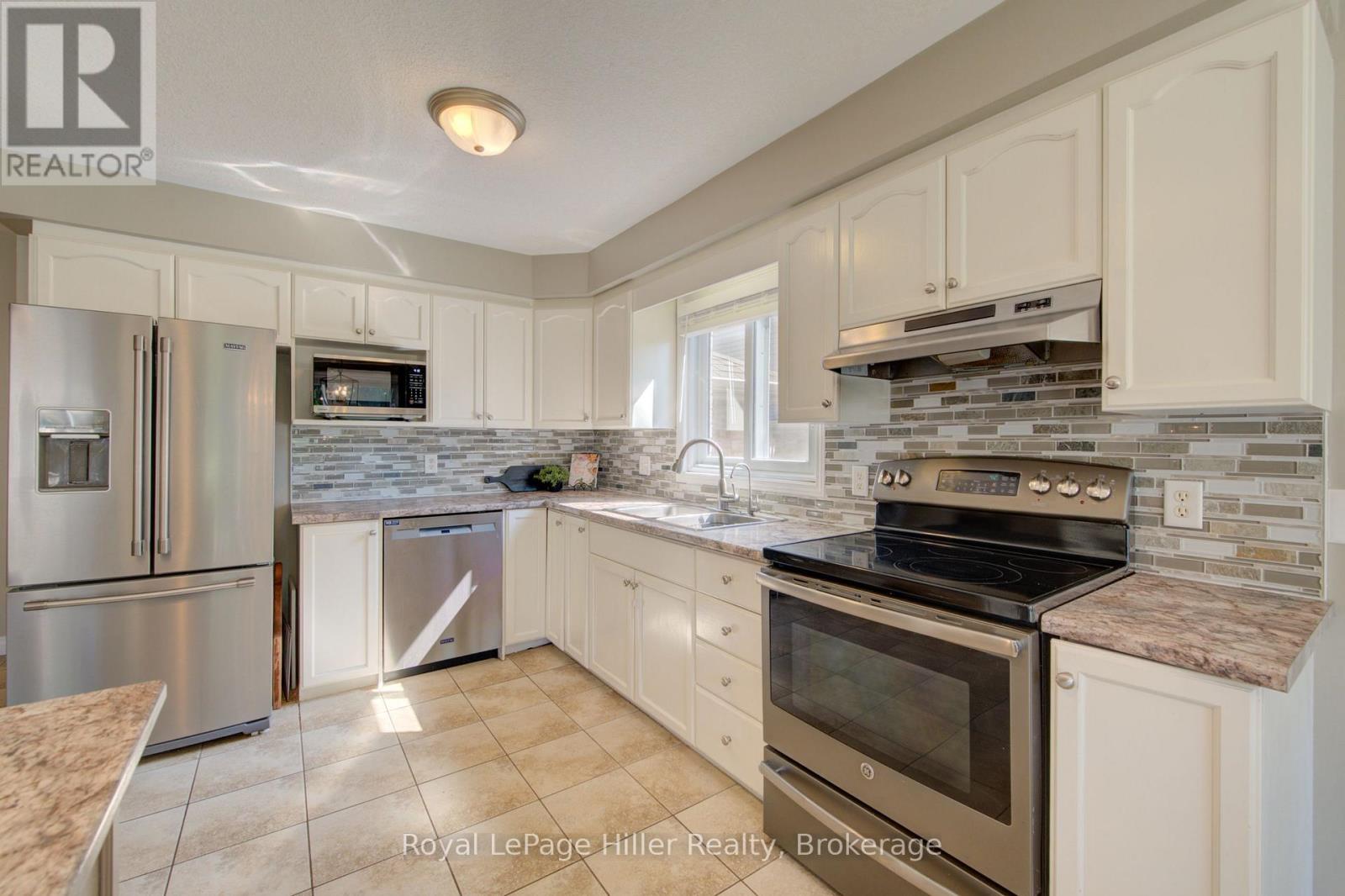 220 Schneller Drive, Wilmot, Ontario N3A 2K9 - Photo 12 - X13844322