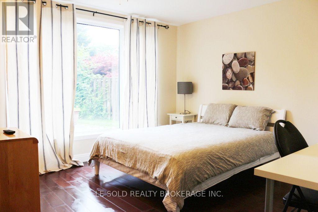 2nd Floor Room - 21 Revcoe Drive, Toronto, Ontario  M2M 2B9 - Photo 2 - C13844236