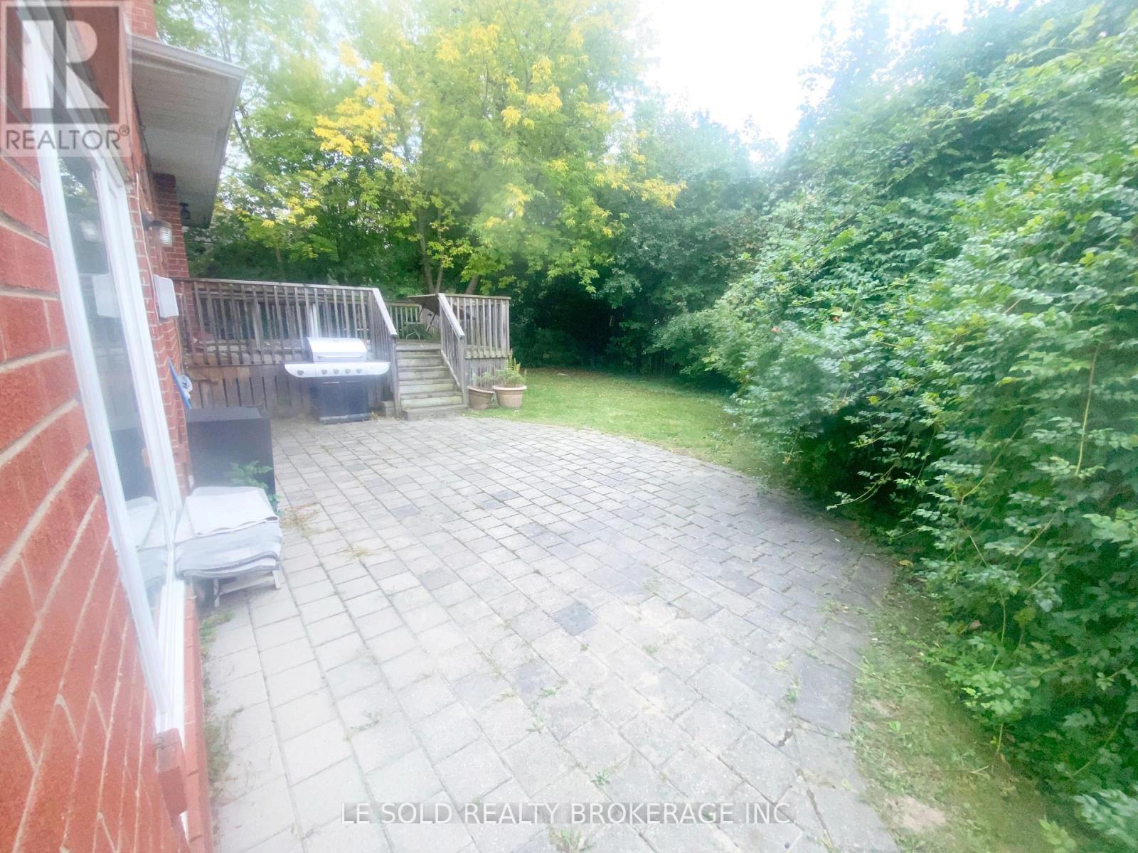 2nd Floor Room - 21 Revcoe Drive, Toronto, Ontario  M2M 2B9 - Photo 8 - C13844236