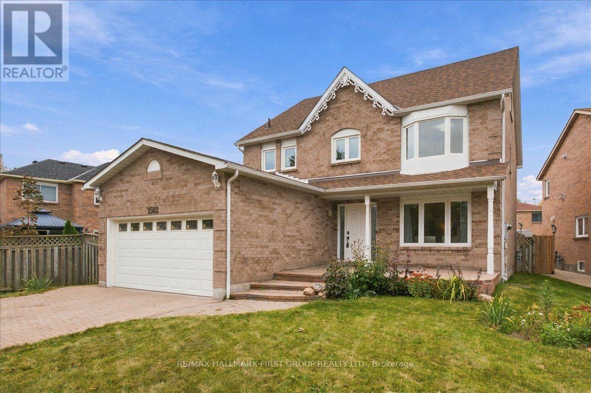 1582 Kelvinway Lane, Pickering, Ontario  L1V 5Y2 - Photo 2 - E13844164