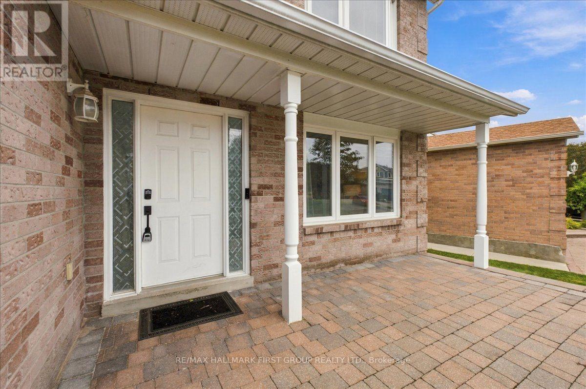 1582 Kelvinway Lane, Pickering, Ontario  L1V 5Y2 - Photo 3 - E13844164