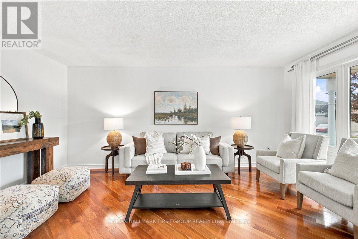 1582 Kelvinway Lane, Pickering, Ontario  L1V 5Y2 - Photo 5 - E13844164