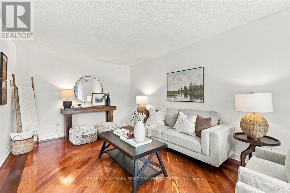 1582 Kelvinway Lane, Pickering, Ontario  L1V 5Y2 - Photo 6 - E13844164