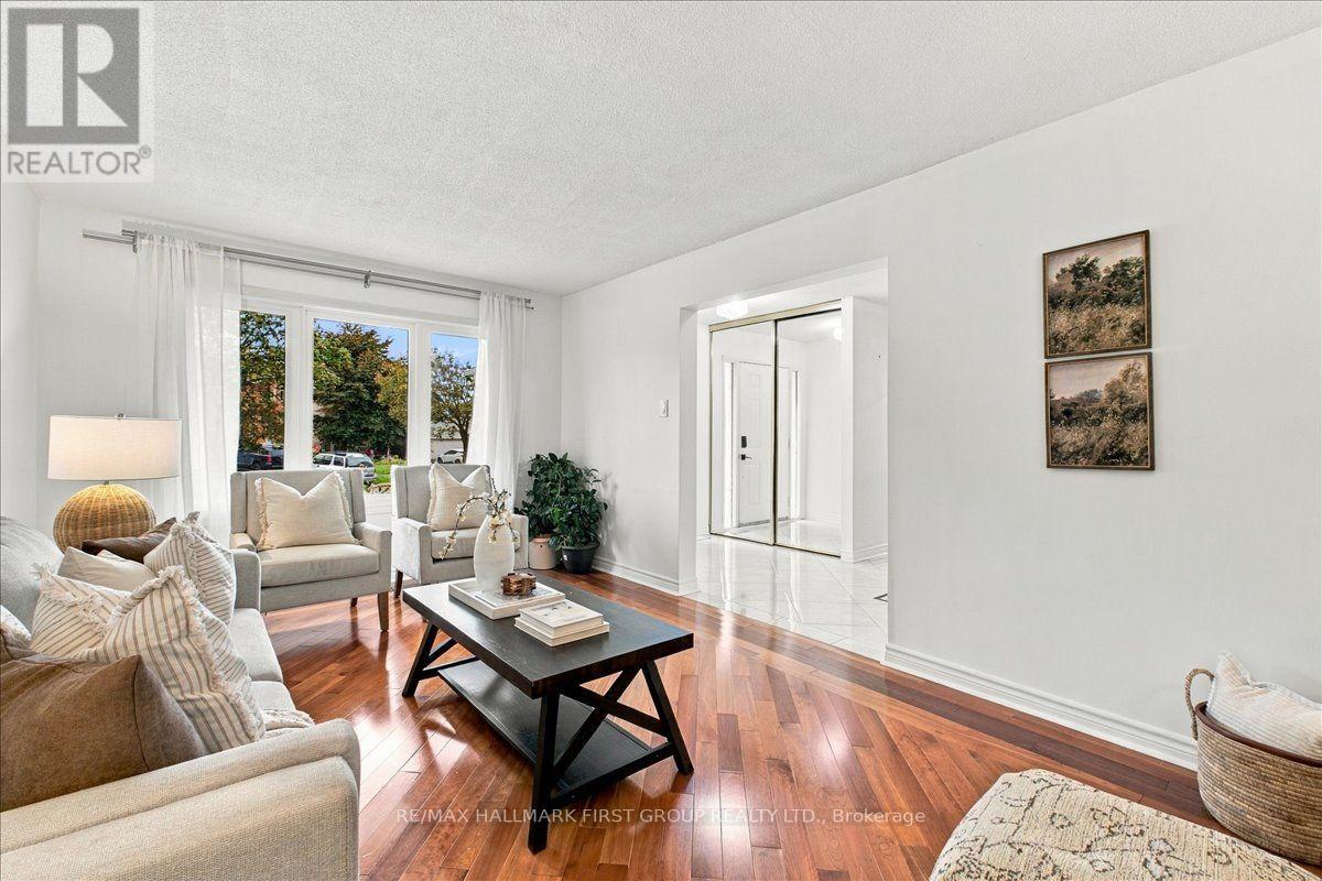 1582 Kelvinway Lane, Pickering, Ontario  L1V 5Y2 - Photo 7 - E13844164
