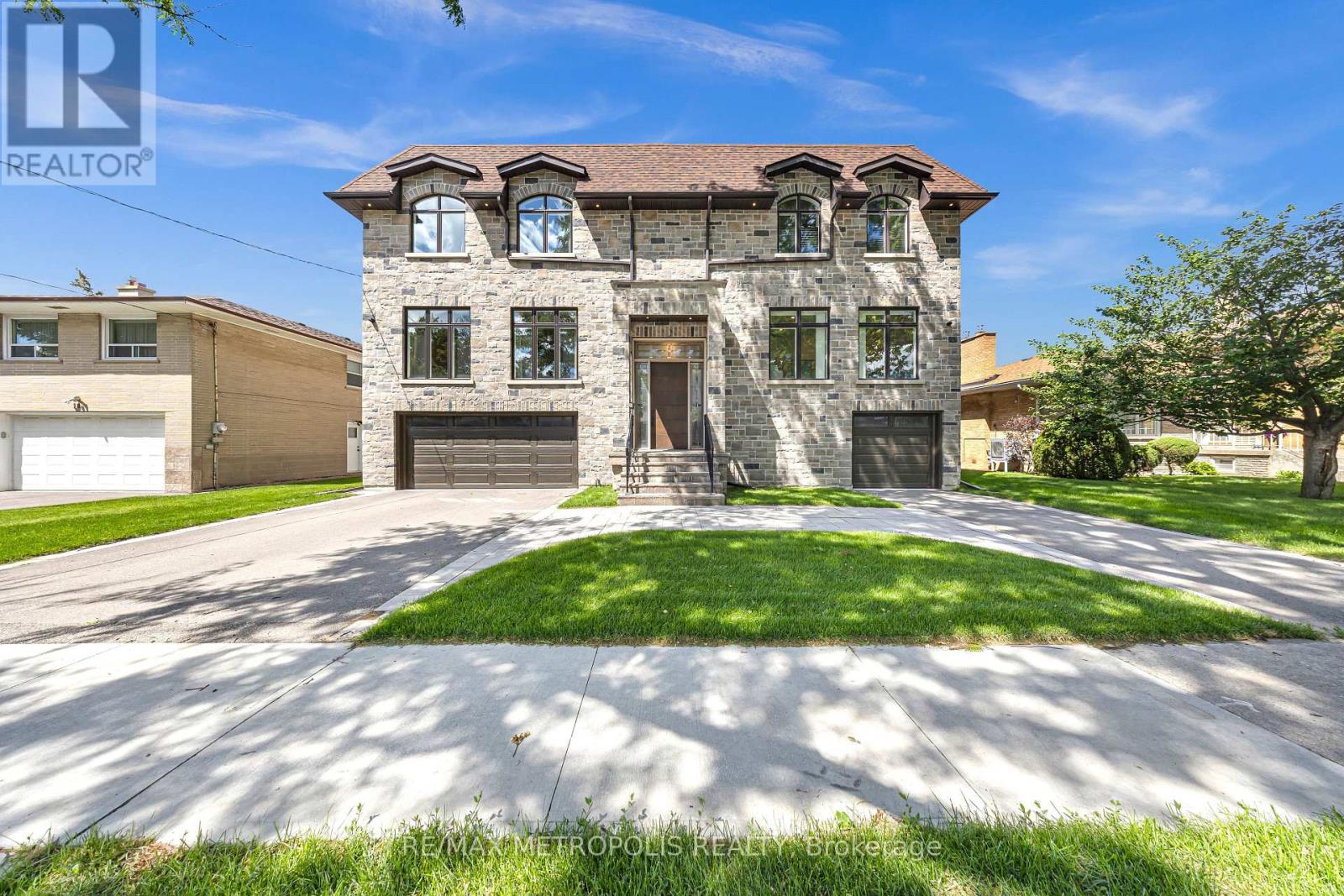 20 Nobert Road, Toronto, Ontario  M1T 1C1 - Photo 2 - E13844210