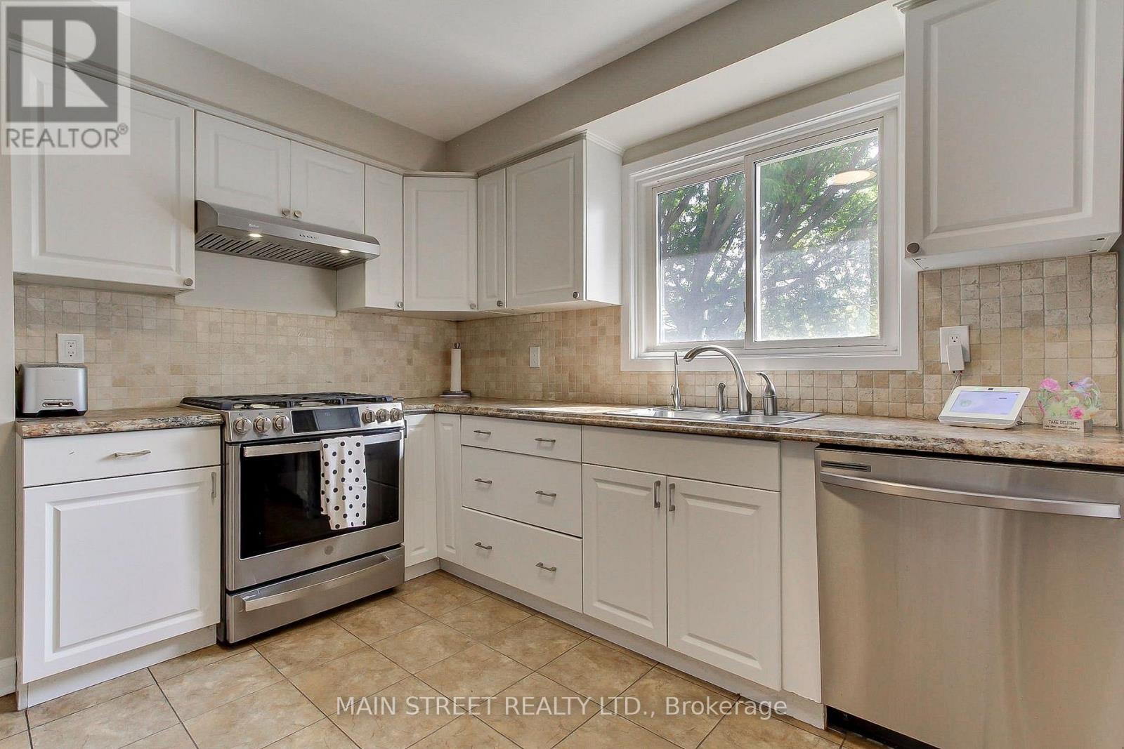 850 Arnold Crescent, Newmarket, Ontario  L3Y 2E2 - Photo 11 - N13844216