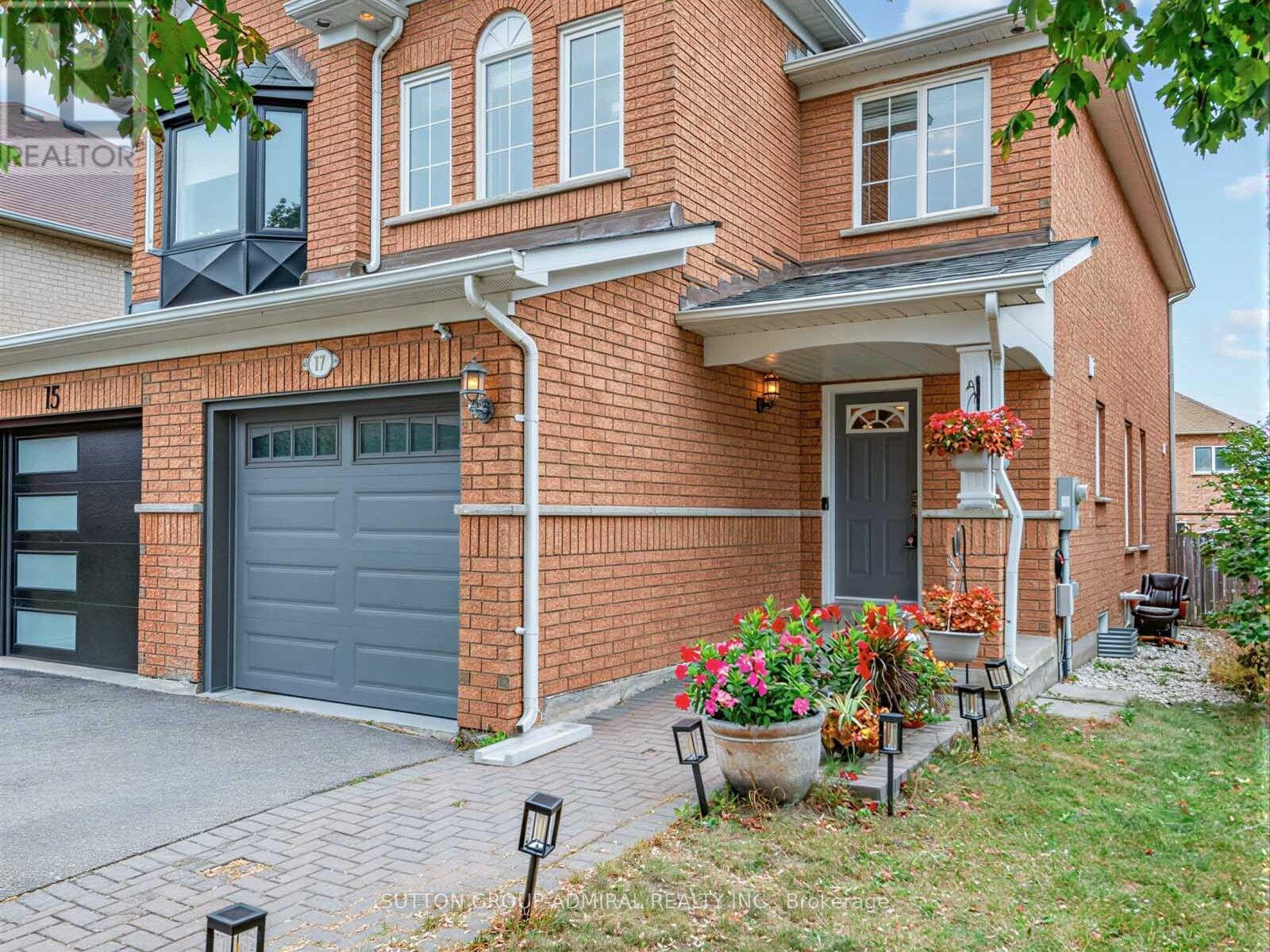 17 Royal Appian Crescent, Vaughan, Ontario  L4K 5K9 - Photo 2 - N13844330