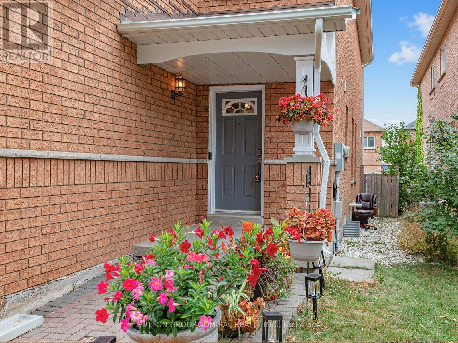 17 Royal Appian Crescent, Vaughan, Ontario  L4K 5K9 - Photo 4 - N13844330