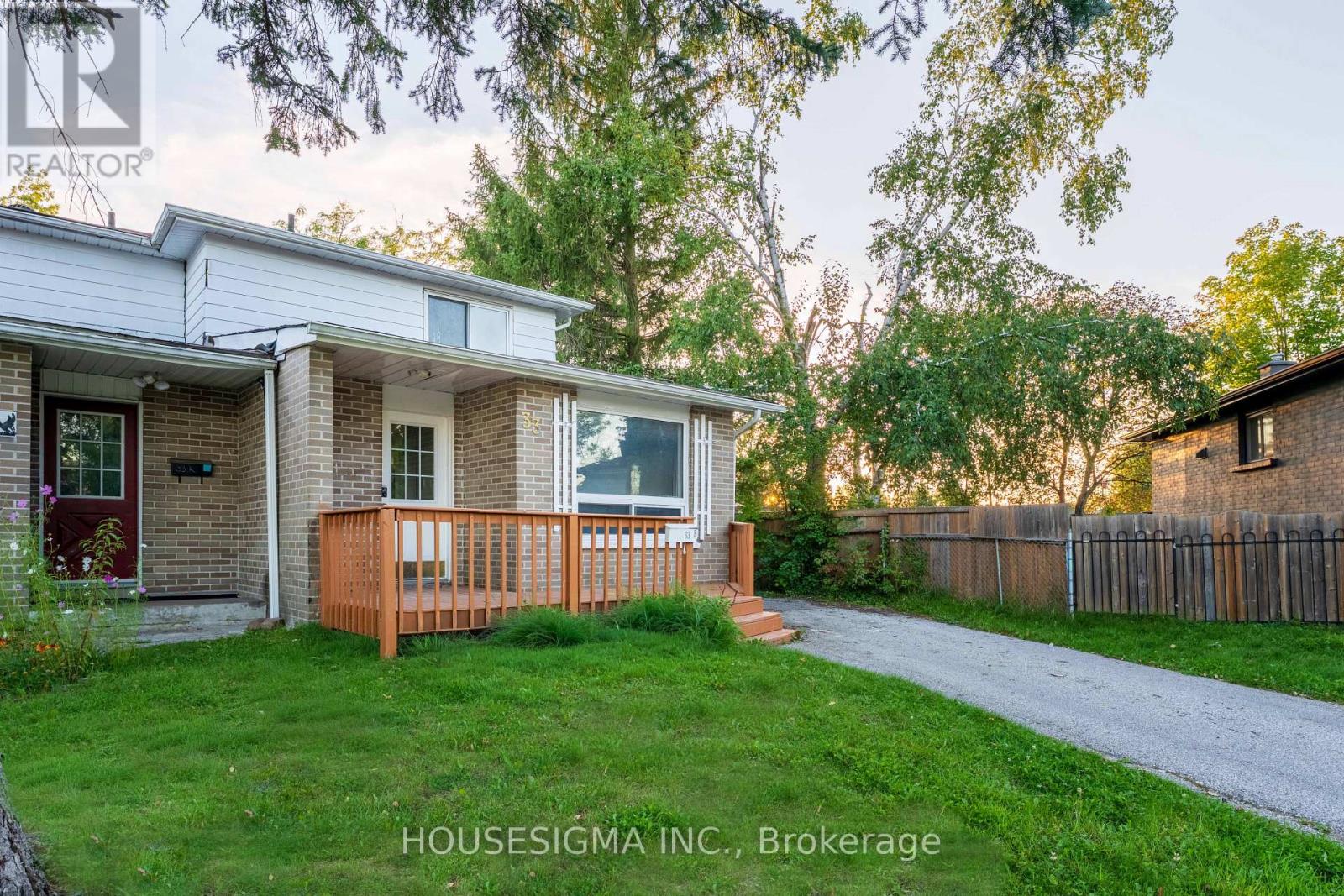 33 College Crescent, Barrie, Ontario  L4M 2W4 - Photo 2 - S13844258