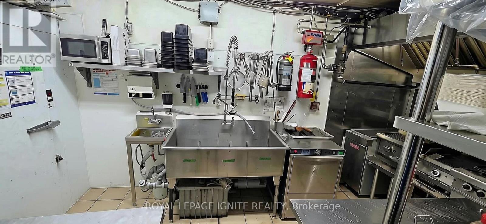 Main - 422 College Street, Toronto, Ontario  M5T 1T3 - Photo 3 - C13229580