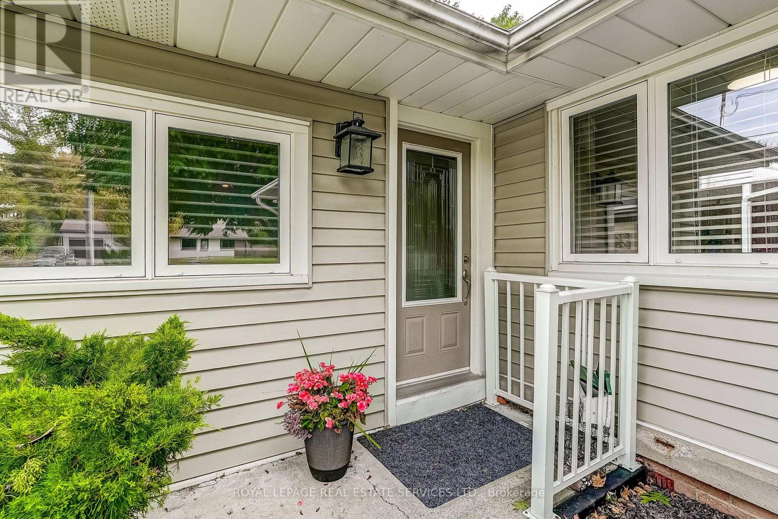 27 Sora Drive, Mississauga, Ontario  L5M 1B3 - Photo 3 - W13844178