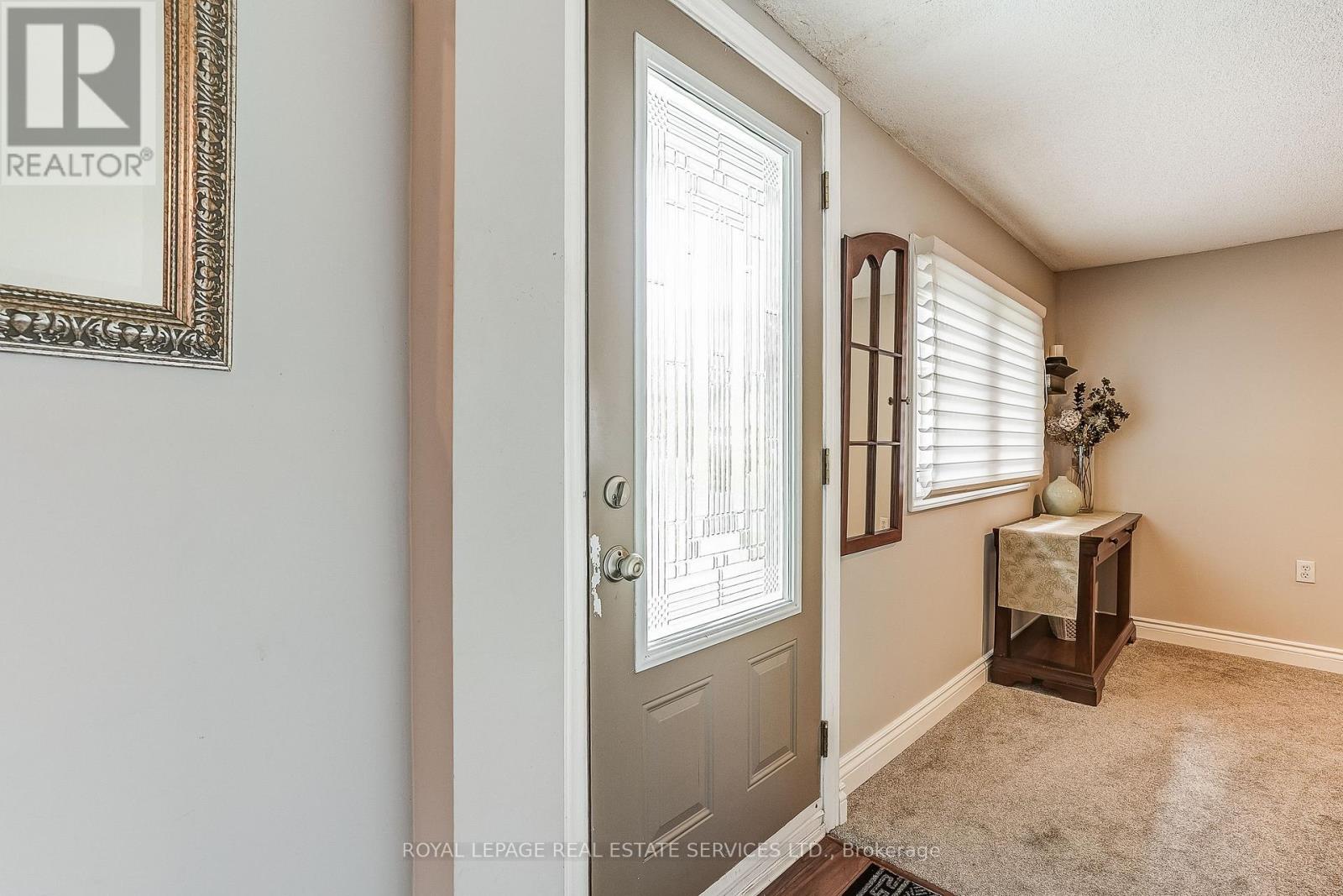 27 Sora Drive, Mississauga, Ontario  L5M 1B3 - Photo 4 - W13844178