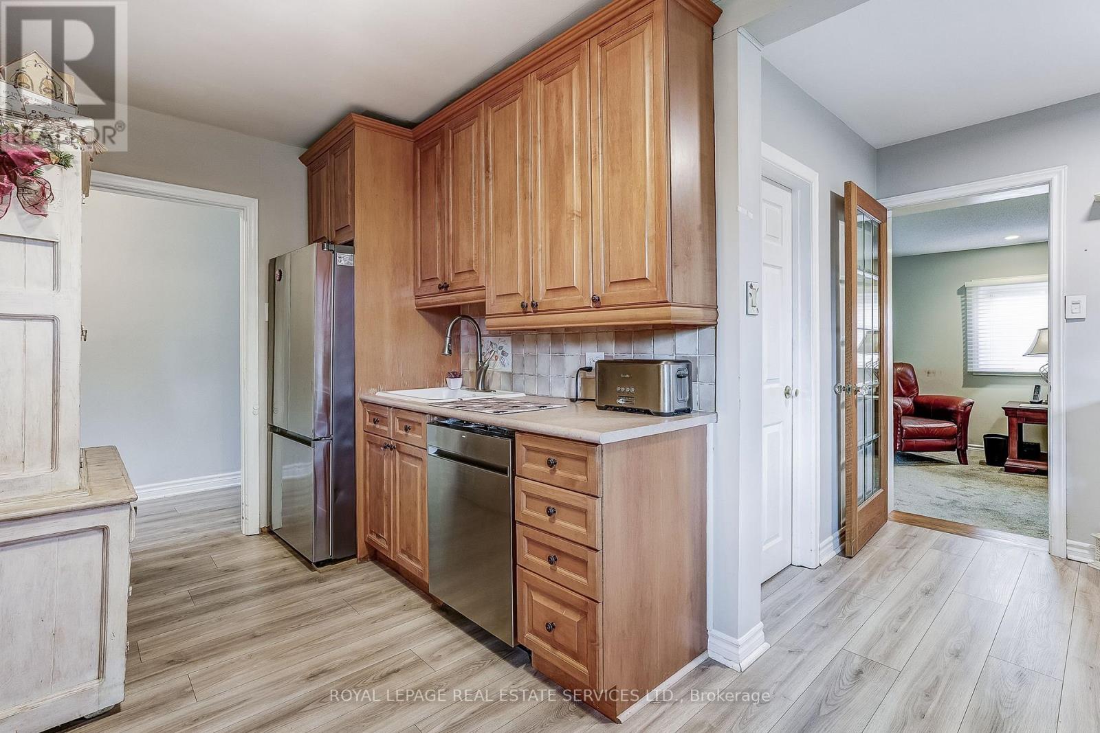 27 Sora Drive, Mississauga, Ontario  L5M 1B3 - Photo 9 - W13844178