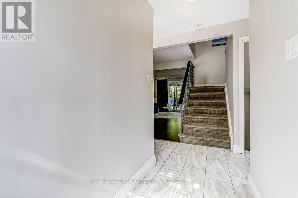 1770 Hyde Mill Crescent, Mississauga, Ontario  L5N 0A7 - Photo 5 - W13844180
