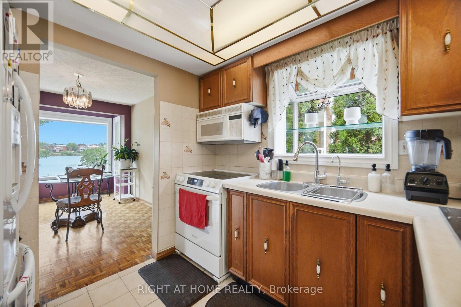 10 Piccolo Wood, Brampton, Ontario  L6S 5C4 - Photo 11 - W13844192